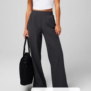 Fabletics Downtown Wide Leg Pants Midnight Dark Gray Size XL - Picture 1 of 10