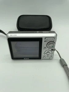 Sony Cybershot DSC-S750 Digitalkamera 7,2 MP Silber | Kompakt funktioniert - Bild 1 von 4
