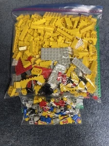 LEGO 375/6075 Yellow Castle 99.99% Complete Good Shape - Picture 1 of 20
