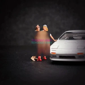 Miniature 1/64 Hand Painted a couple in love fit 1:64 car street - Picture 1 of 1