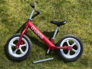 Cruzee Balance Bike – The Best Lightweight Bike for Toddlers - RED - 1.9kg - Picture 1 of 8