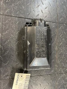 2011 - 2012 Infiniti G25 Engine Fuse Box 2.5L V6 AT AWD - Picture 1 of 6