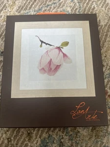 Kit ricamo fai da te punto croce punto ago "Magnolia Bud" tela non stampata - Foto 1 di 5
