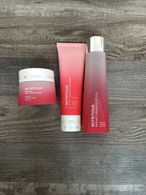 Juego nutritivo: limpiador en espuma, loción de esencia, crema suave - tamaño completo - ¡Nuevo!  Foto 1 de 3