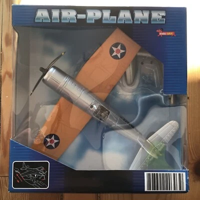 Aeroplano AIR PLANE modellino- Hobby Dax-F-4U 1/72. Nuovo. - Immagine 1 di 3