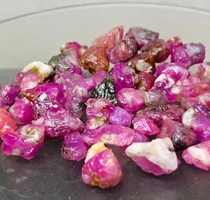 74,cts Natural beautiful red ruby rough gemstone lot from aghanistan - Picture 1 of 9