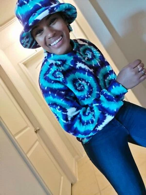 Conjuntos de sudadera polar y sombrero cubo talla M/L verde azulado y púrpura tie dye Foto 1 de 3