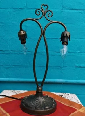 Tiffany Lilie Lilly Tulpe Antik Jugendstil Deko Antik Tisch 2 Arm Lampe Leuchte  - Bild 1 von 4