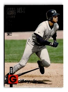 1994 Stadium Club Members Only 50 #17 Ken Griffey Jr. - Picture 1 of 2
