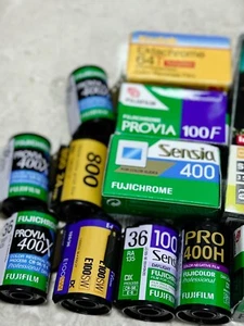 Expired 35mm mixed lot of film - Fuji, Kodak etc - Imagen 1 de 2