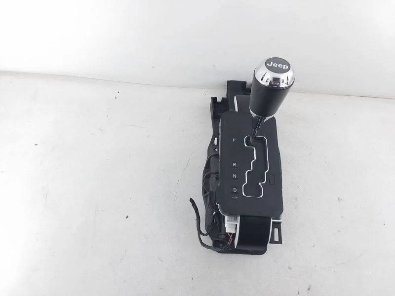 Jeep JK Wrangler Automatic Transmission Shifter 05168003AE 2012-2016 2017 117816 - Image 1 of 4