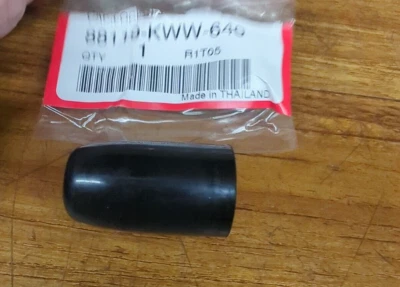 (1) 本田 GROM125 镜锁螺母橡胶帽衬套 88119-KWW-640 — 第 1/4 张图片