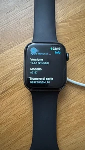Apple Watch Series 4 44mm Cassa Allumina Grigia Siderale, Cinturino Sport Nero, - Foto 1 di 5