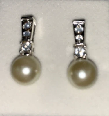 Pendiente Avon Pearlesque and Rhinestone 2005 nuevo en caja Foto 1 de 4