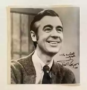 (Mister Mr.) Fred Rogers (Neighborhood) Autographed Photo Signed Photo AAS COA - Picture 1 of 2