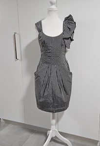 Cue Dress Womens size 8 Grey Black Striped Sleeveless Ruffle Pockets - Picture 1 of 13