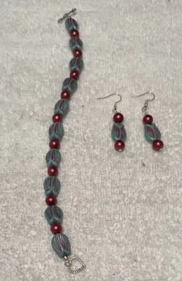 Conjunto de pulsera y pendientes de cristal checo turquesa tulipán con cuentas rosas NUEVO Foto 1 de 4