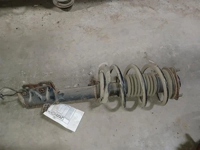 Правая передняя стойка для пассажира 5168164AD подходит для 07–17 Patriot 4WD 1927532 - Изображение 1 из 4