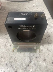 TRANSFORMADOR DE CORRIENTE KATO RATIO DE INGENIERÍA 600:5A 858-46568-81 - Imagen 1 de 3