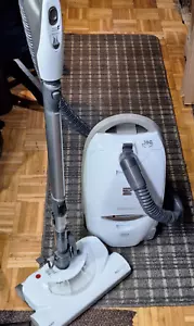 Aspirateur à cartouche Kenmore Progressive 360 True HEPA modèle 116 blanc avec accessoires - Photo 1 sur 13