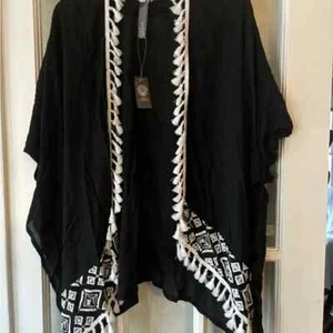 VINCE CAMUTO SWIN COVER UP WITHGEOMETRIC TRIM - Picture 1 of 2
