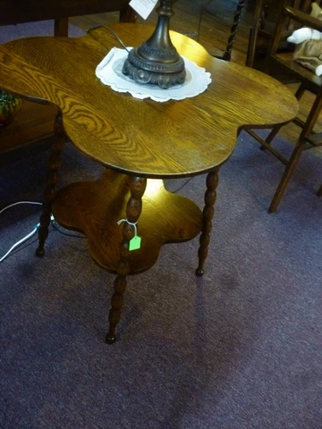 Antique oak side table clover leaf top turned legs Parlor refinished 1900's Cover