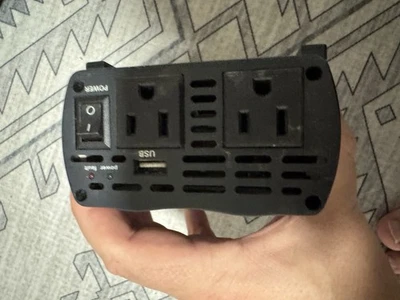 Cobra CPI 480 400-Watt 12V DC to 120V AC Power Inverter With 5V USB Output - Image 1 of 4