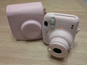 Fujifilm Instax Mini 11 Camera Pink With Fujifilm Instax Case - Fast Dispatch - Picture 1 of 15