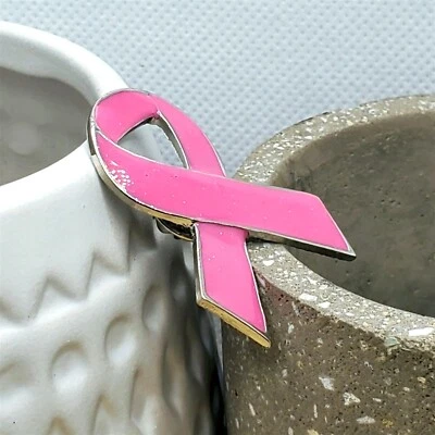 Broche prendedor grande de solapa esmaltada cinta rosa concientización sobre el cáncer de mama Foto 1 de 4