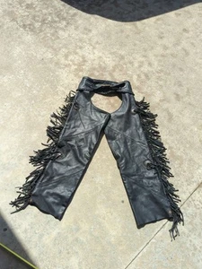 Women's Willie G Harley Davidson Black Leather Fringe Chaps Size S - M27 - Bild 1 von 14