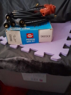 STANDARD IGNITION  LEADS  SET 9893  EARLY V8 GM - Image 1 of 2