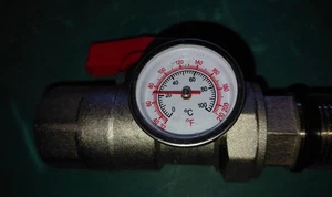 Valvola a sfera collettore con manometro temperatura mai usata 210° F 100° C - Foto 1 di 5