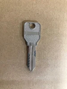 OEM PACHISLO SLOT MACHINE DOOR KEY 99236 - Picture 1 of 2