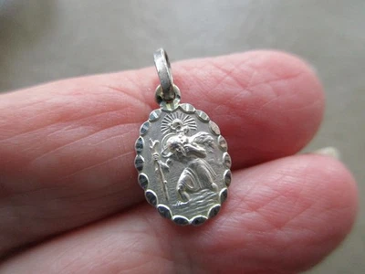 ANTIQUE VINTAGE STERLING SILVER SAINT CHRISTOPHER PROTECT MEDAL CHARM PENDANT UK - Image 1 of 3
