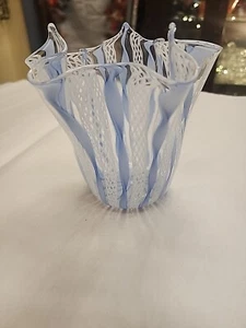 Jarrón pañuelo Murano Italia Latticino rayas azules y blancas - Imagen 1 de 5