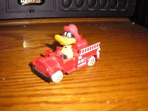 Vintage Diecast Ertl Looney Tunes Daffy Duck Fire Truck with figure - Picture 1 of 4