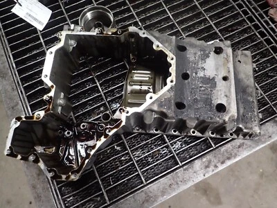 10 11 12 13 14 15 BMW 750i cárter de aceite superior (4,4 L, doble turbo), tracción trasera Foto 1 de 4