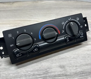 1999-2002 GM Silverado Yukon Suburban Tahoe Sierra AC Heat Climate Control Unit - Picture 1 of 13