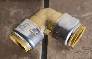 SharkBite MAX 3/4” x 3/4” 90 Degree Elbow, Push-to-Connect Brass Fitting - Picture 1 of 1
