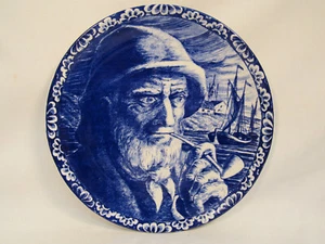 Vintage Boch Freres La Louviere Belgium Delfts Old Man And The Sea Fisherman Pla - Picture 1 of 3