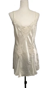 Victoria's Secret Damen Nachthemd elfenbeinfarben Pailletten Spitze Applikation Satin Hochzeit Gr. M - Bild 1 von 14