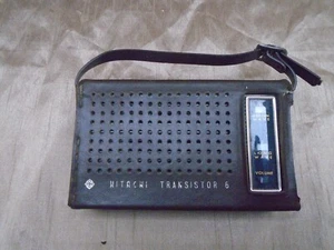 HITACHI WH-638 2 BAND SOLID STATE RADIO - Picture 1 of 16