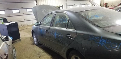 Fuse Box Engine Halogen Fits 00-03 LEXUS ES300 2115203 - Image 1 of 4