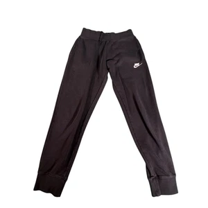 Nike Club Fleece Jogger Pants Girl’s M Black Sweatpants Logo Cuffed DC7207-010 - Picture 1 of 13
