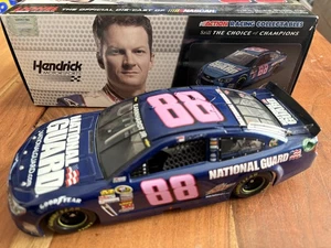 Dale Earnhardt JR 88 National Guard pink Maßstab 1:24 NASCAR Diecast - Bild 1 von 4
