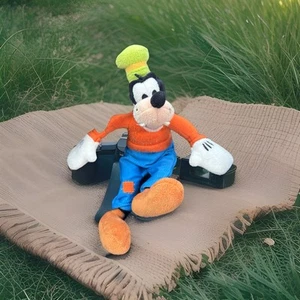 8 Inch Stuffed Goofy Toy - Picture 1 of 9