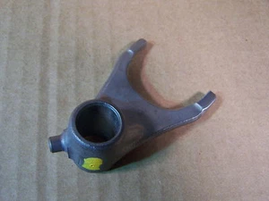 SUZUKI GSXR750 TL1000 NEW OEM GEAR SHIFTING FORK  GSXR 750  TL 1000 25231-17E11  - Picture 1 of 2