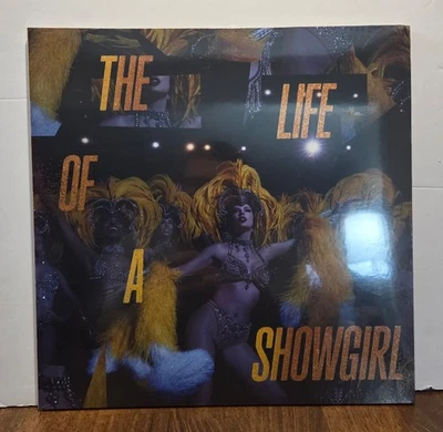 The Life of a Showgirl: Baby, That's Show Business Edition Lovely Bouquet Golden Foto 1 de 3
