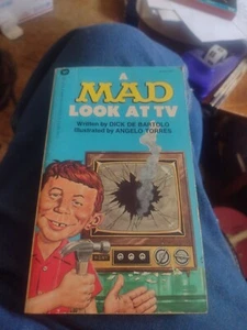 A Mad Look At TV Paperback Book 1986 Dick Bartolo - Bild 1 von 6