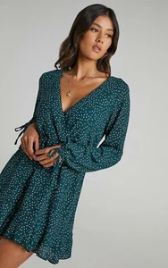 Showpo. Mini Vestido Keep it Inteligente Manga Larga en Punto Esmeralda Lunares Talla 14 - Imagen 1 de 14